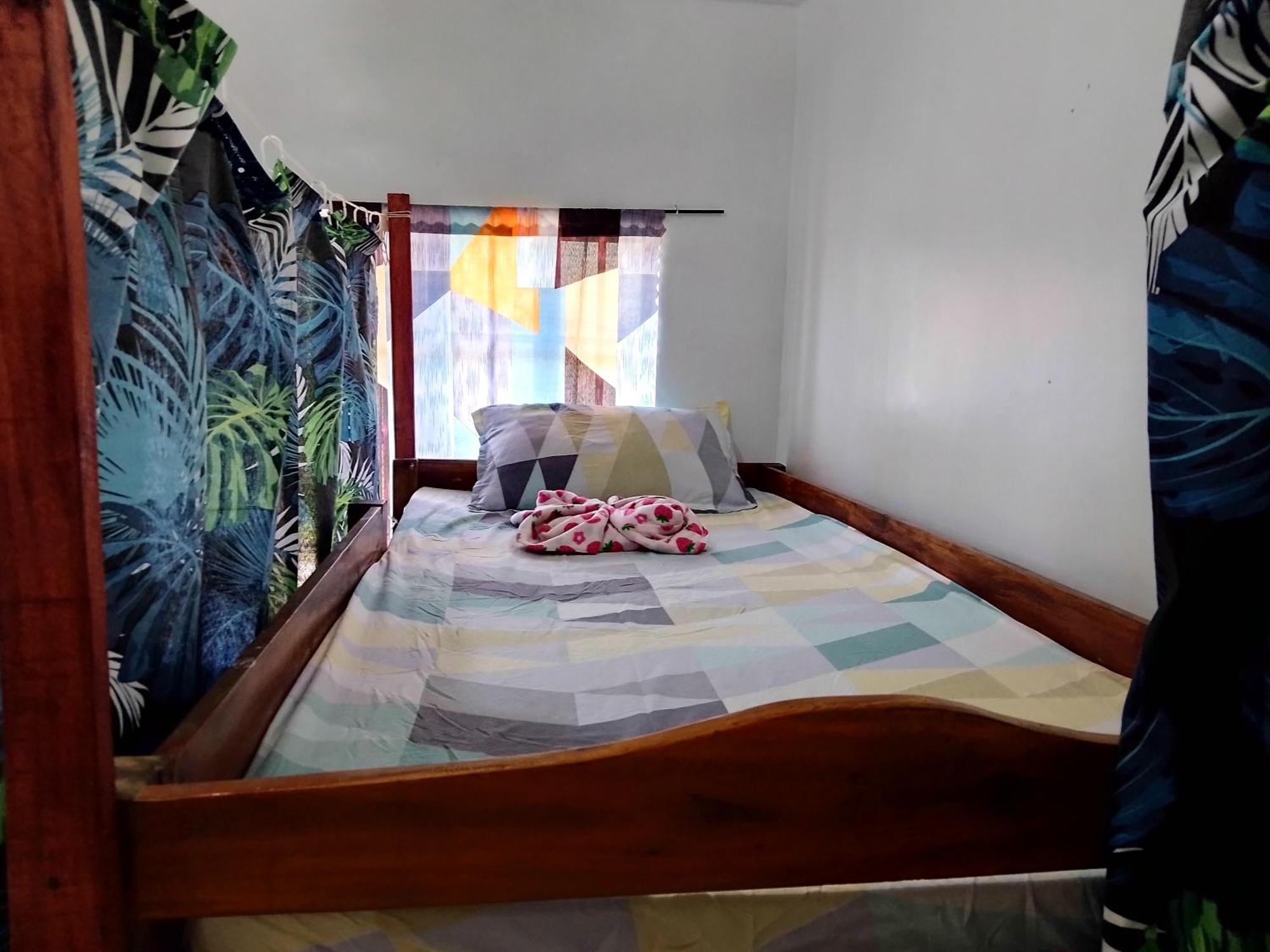 Estrelle Orange House - Backpackers Hub Apartment Puerto Princesa Exterior photo
