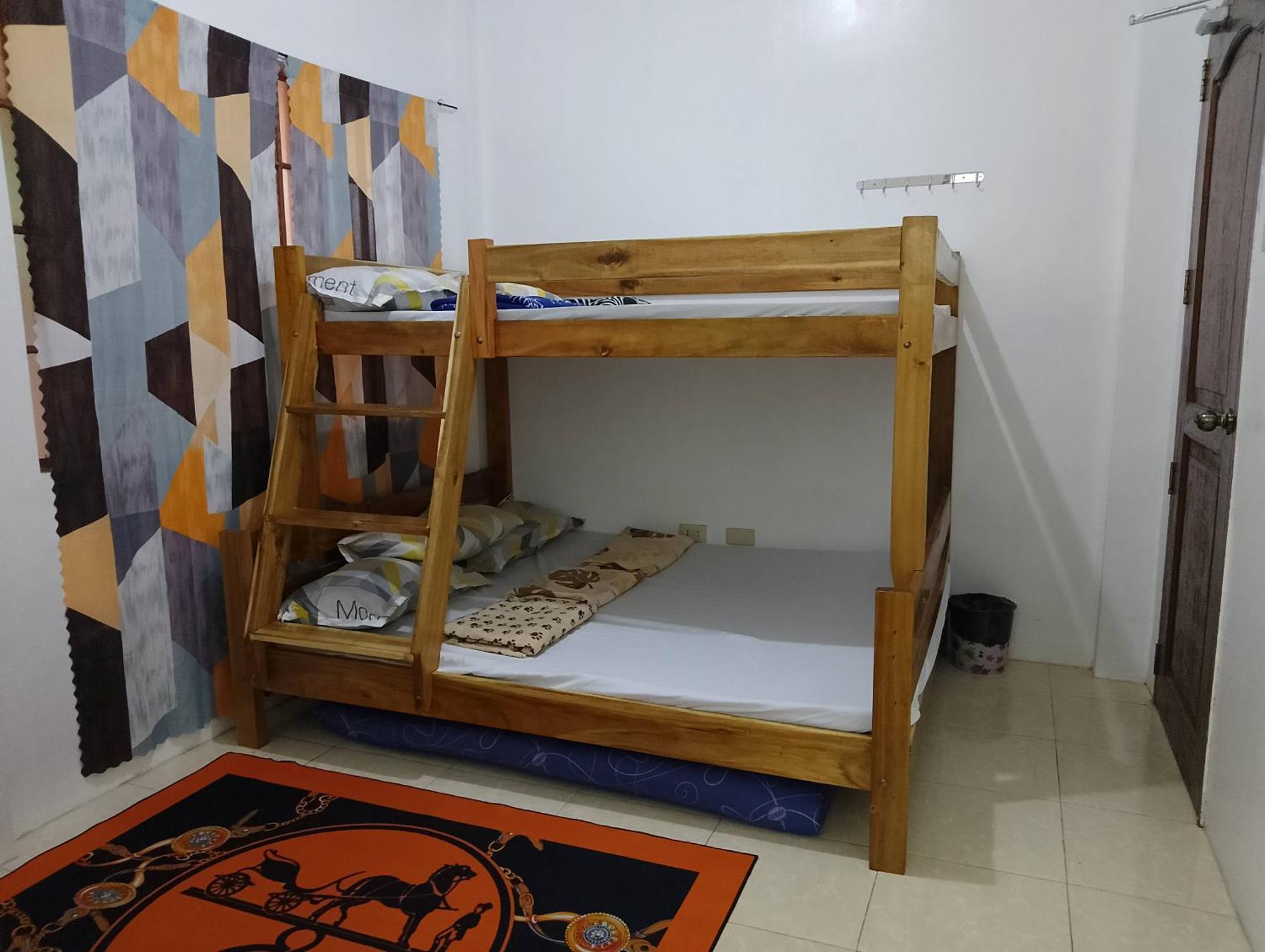 Estrelle Orange House - Backpackers Hub Apartment Puerto Princesa Exterior photo