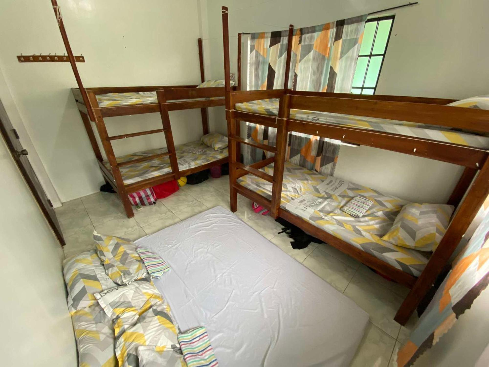 Estrelle Orange House - Backpackers Hub Apartment Puerto Princesa Exterior photo